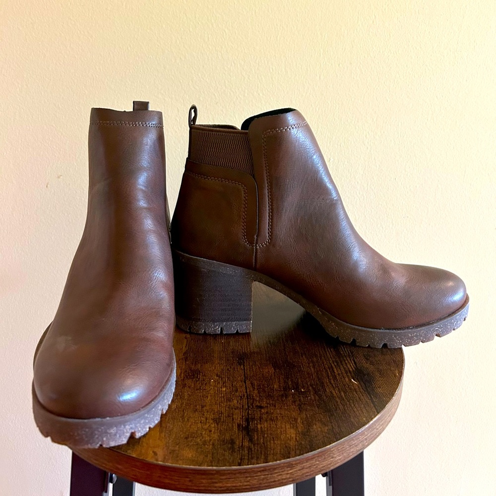 Korks Brown Leather Platform Booties 11 M, Brand New
